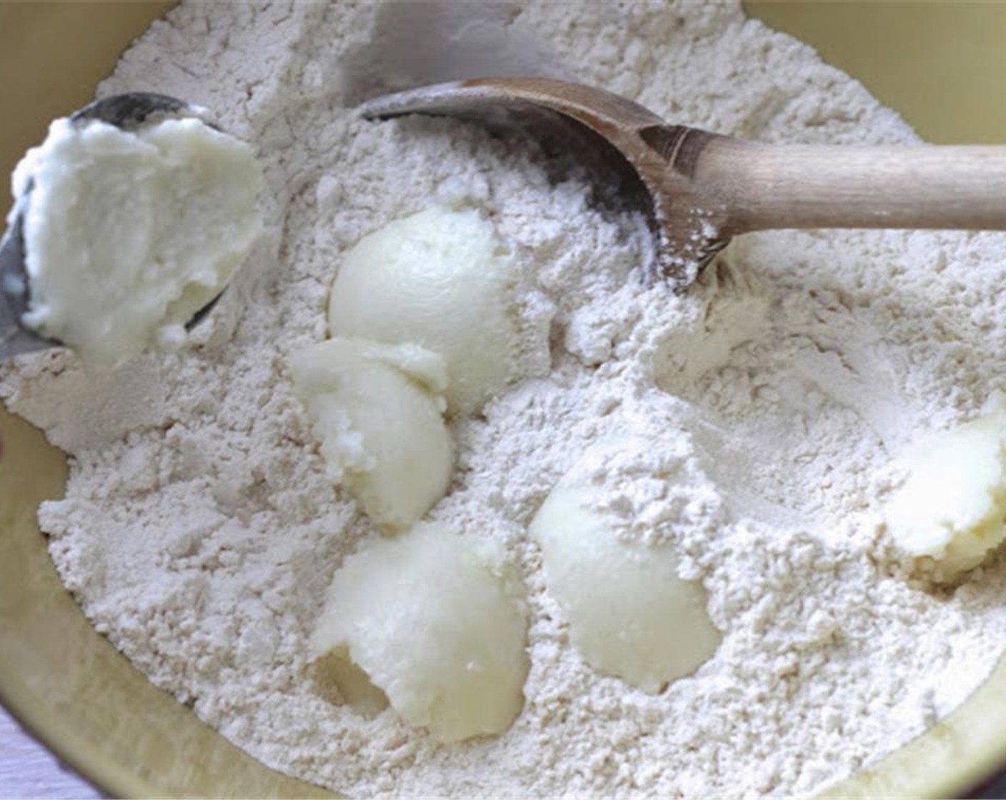 step 3 Cut Palm Shortening (60 g) in until thoroughly blended.