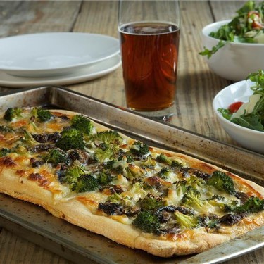 White Pizza with Broccoli and Mushrooms Recipe | SideChef