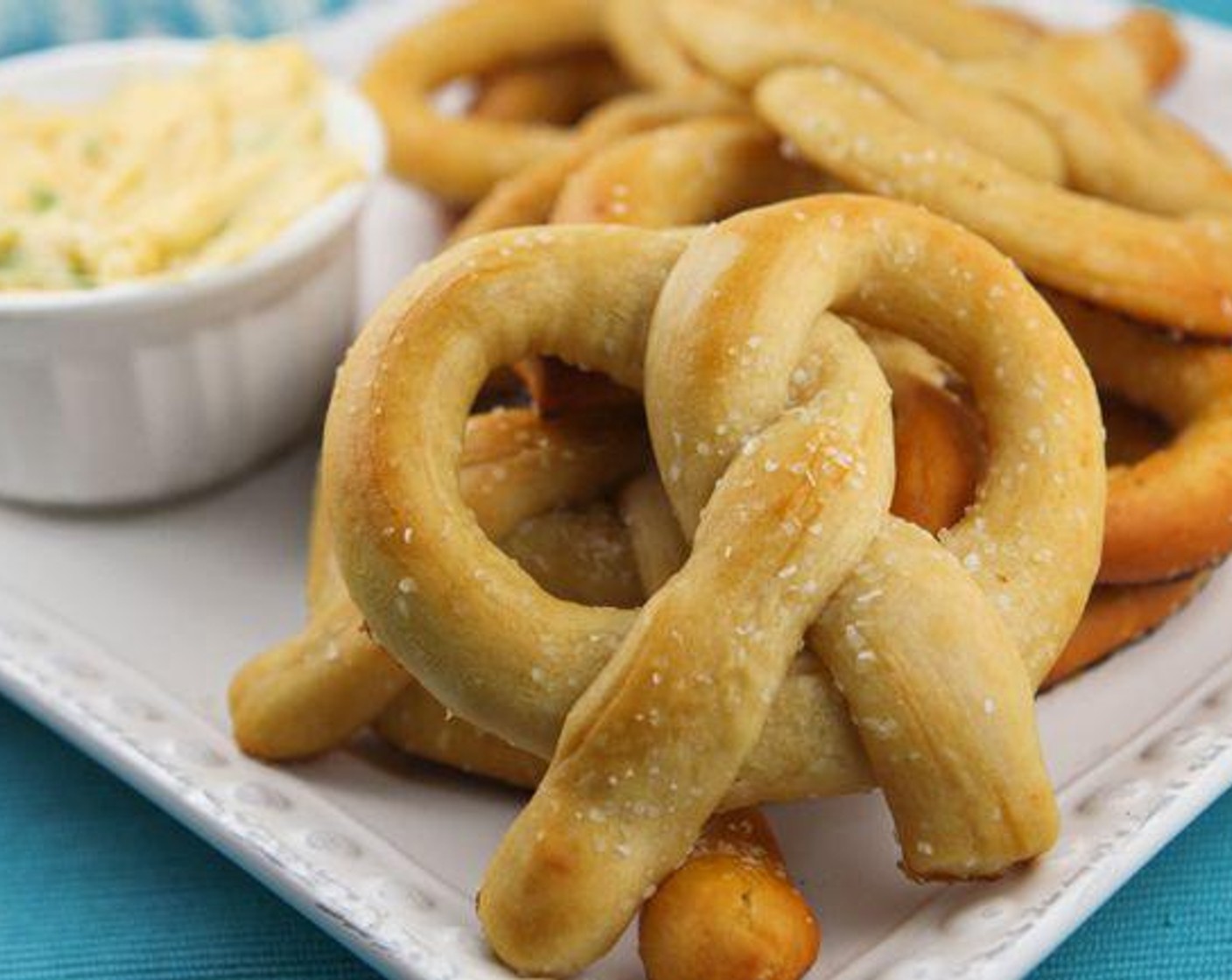 Soft Pretzels with Jalapeño Cheese Dip