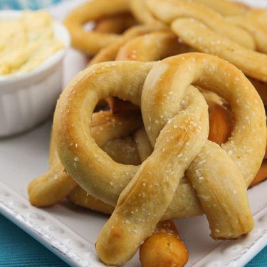Soft Pretzels with Jalapeño Cheese Dip Recipe | SideChef