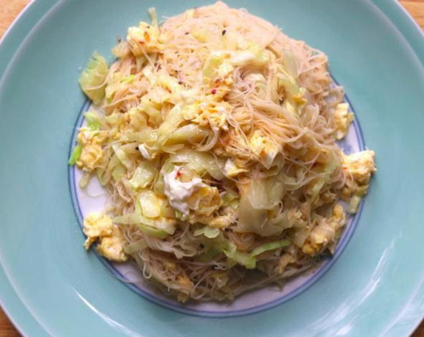 Stir-Fried Rice Noodles with Cabbage and Egg