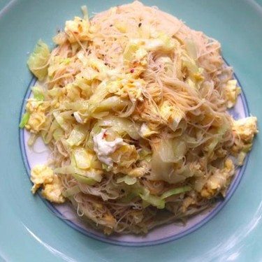 Stir-Fried Rice Noodles with Cabbage and Egg Recipe | SideChef