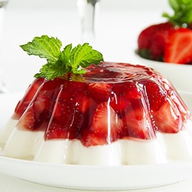 Gelatin with Strawberries Recipe | SideChef