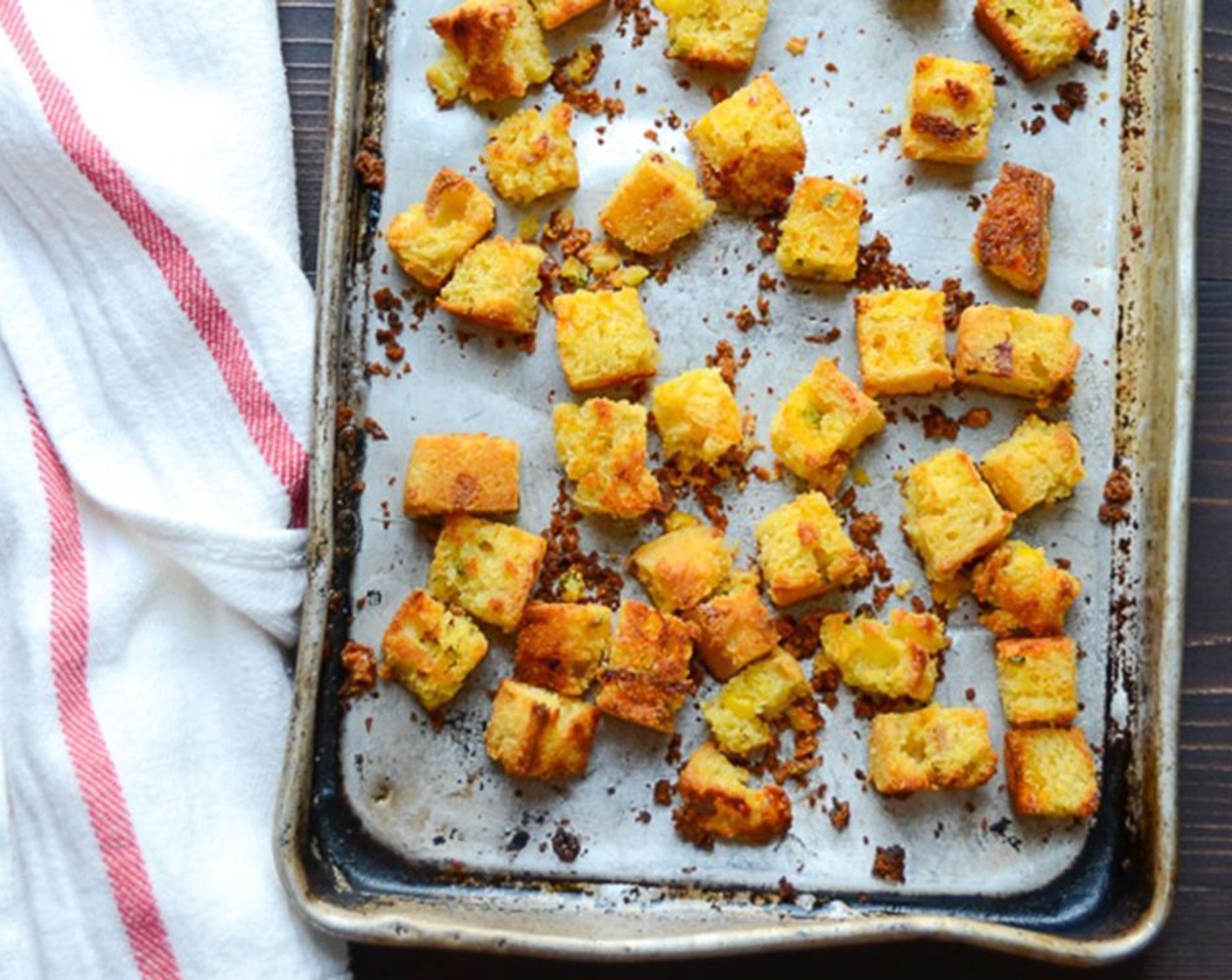 step 7 Stir the croutons and bake an additional 8 to 10 minutes until cornbread is browned and crisp. Set aside.