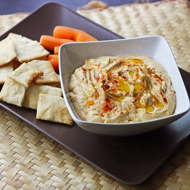 Smooth Garlic Hummus Recipe | SideChef