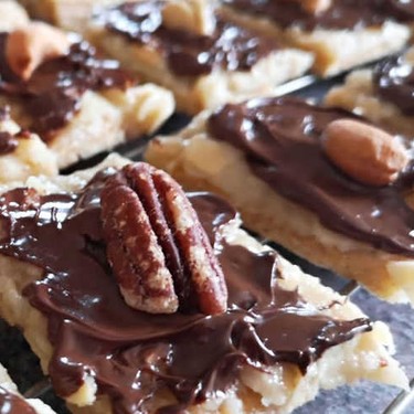 Easy Pecan Bars Recipe | SideChef