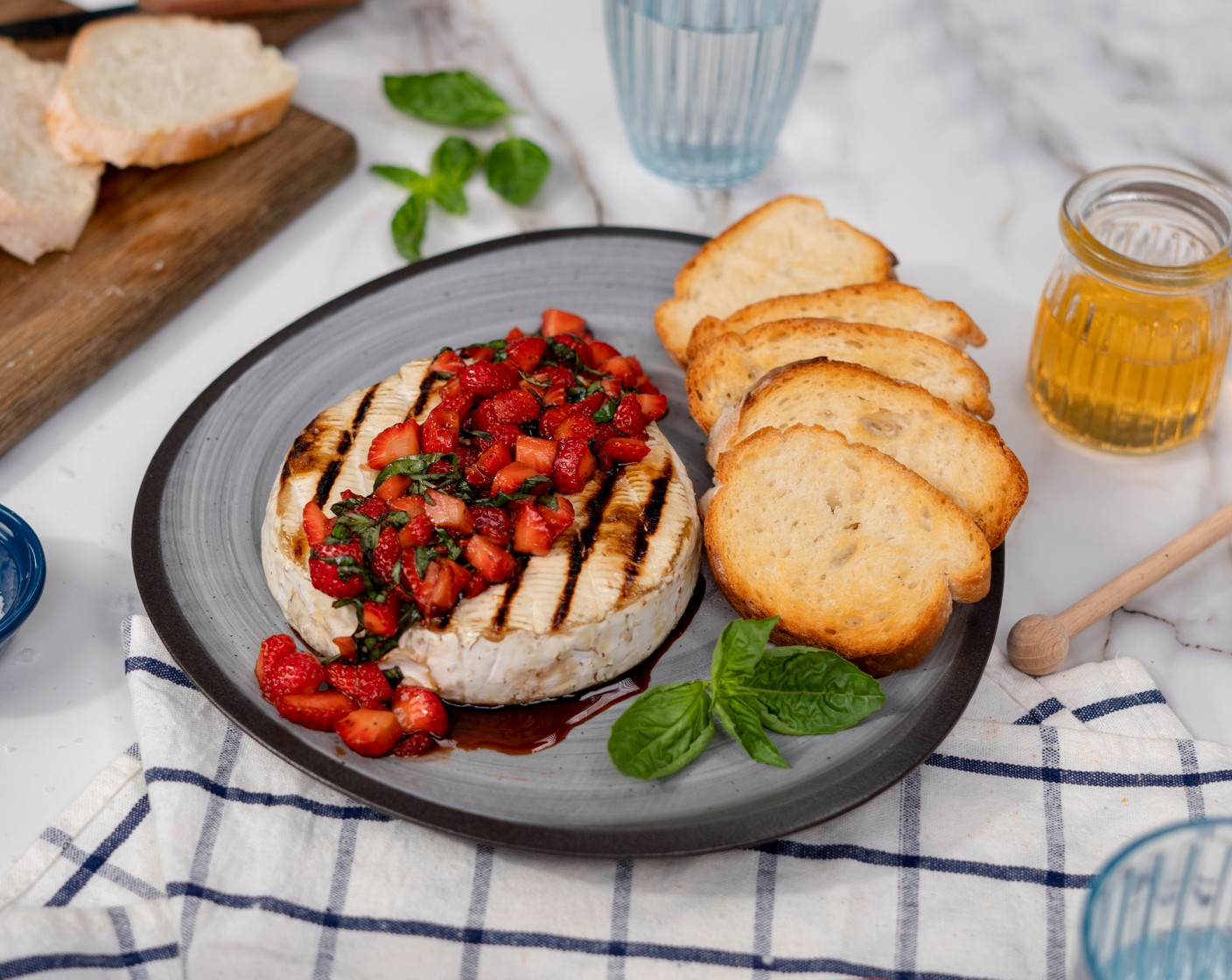 Grilled Brie with Balsamic Strawberries