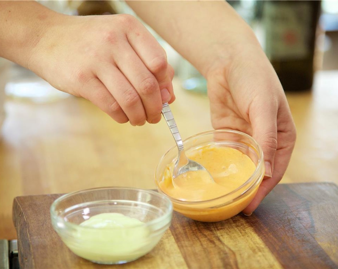 step 4 Rinse and a dry small bowl used for spices. Mix Mayonnaise (1 Tbsp) with the Sriracha (1 Tbsp) until well combined and place in refrigerator.