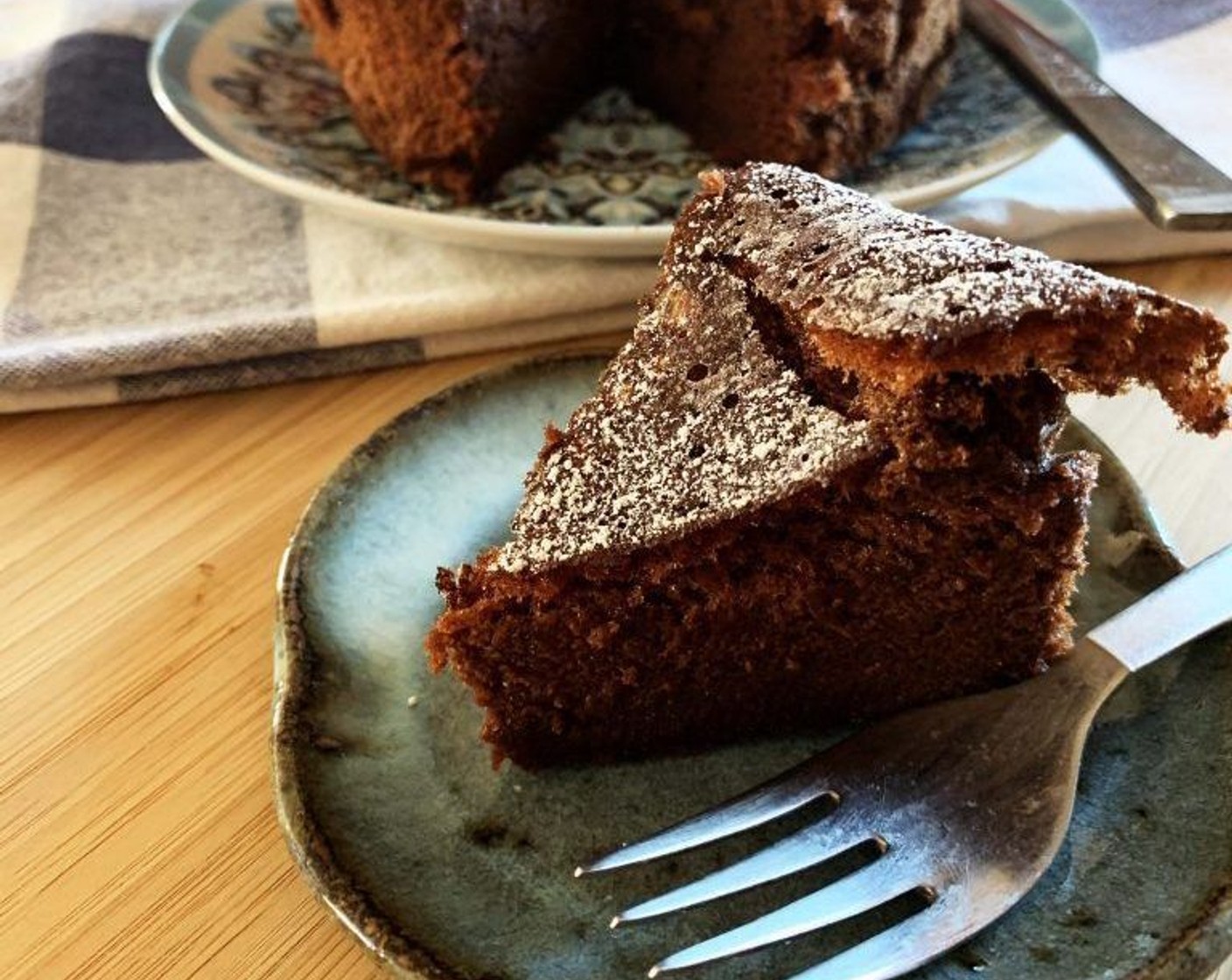 2-Ingredient Chocolate Cake