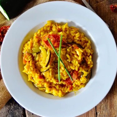 Saffron Risotto with Zucchini and Tomatoes Recipe | SideChef