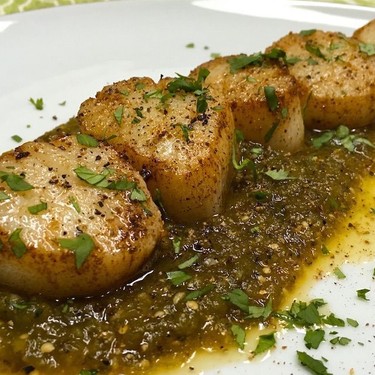 Seared Sea Scallops with Charred Salsa Verde Recipe | SideChef