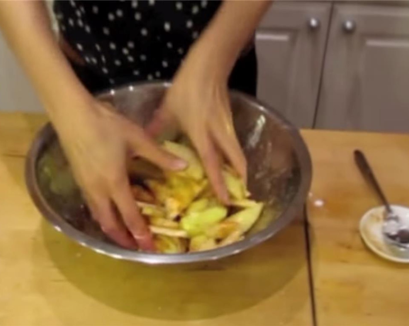 step 7 Mix well until the apples are coating with the ingredients. The juices from the apple will create a beautiful glossy syrup.