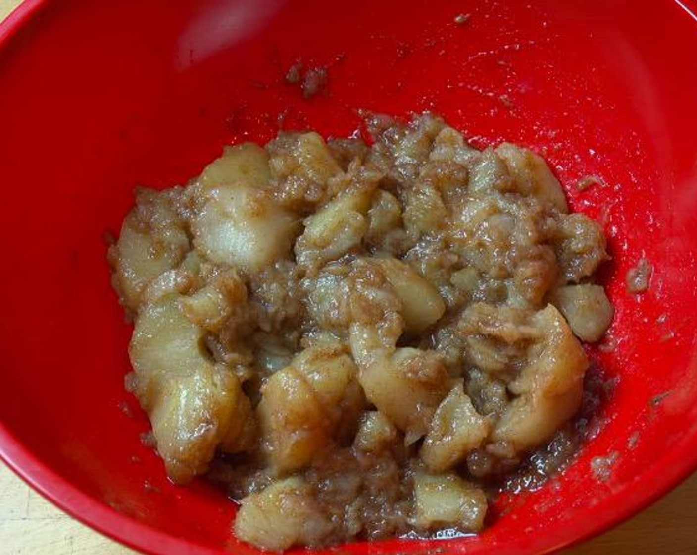 step 1 In a large mixing bowl, add Apple Pie Filling (3 cups), Brown Sugar (1/4 cup) and Ground Cinnamon (1 tsp). Mix together until all the apples are coated. Set aside for 5 minutes.