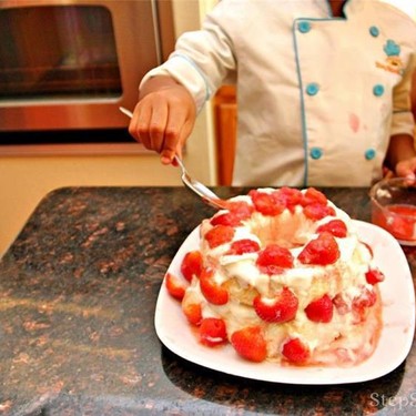 YaYa's No-Bake Strawberry Shortcake Recipe | SideChef