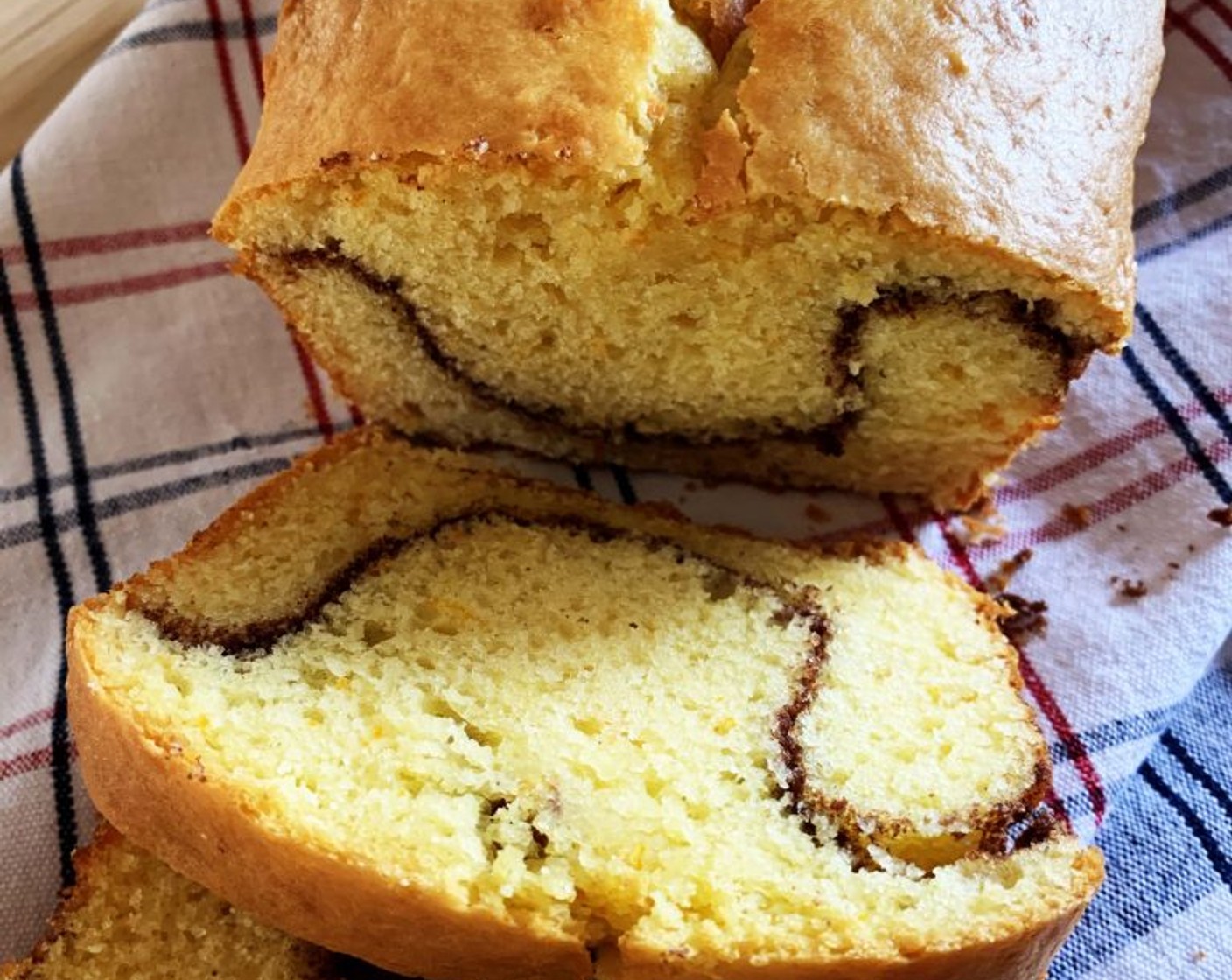 step 9 Let the cake cool down on a wire rack then slice it and enjoy!