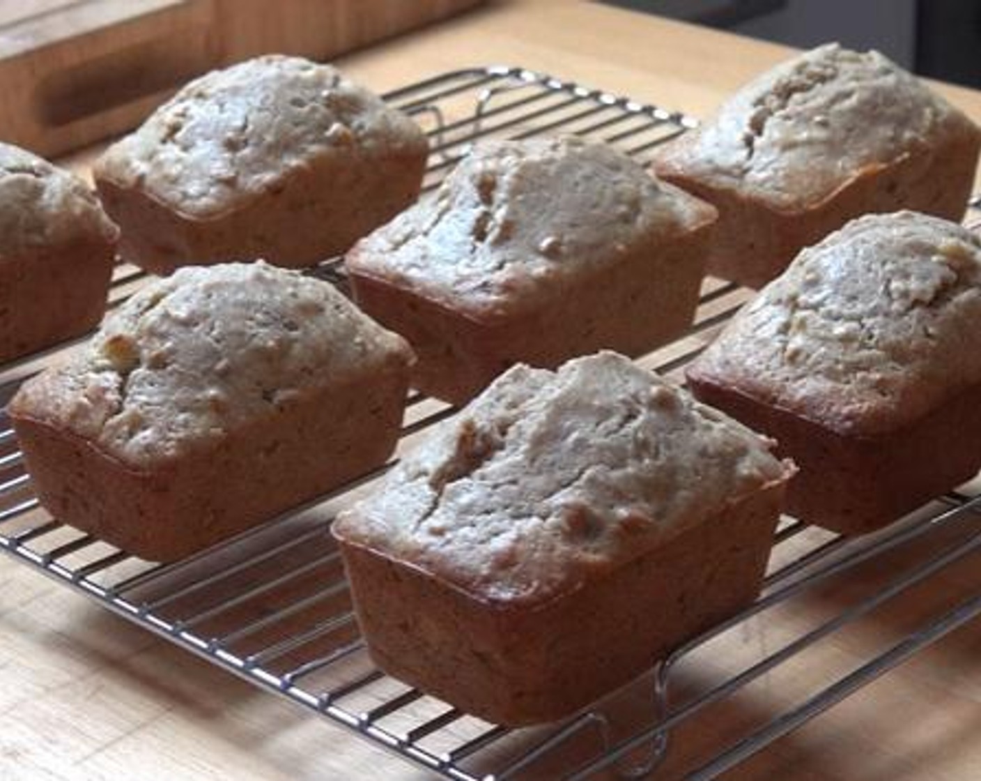 step 6 After 25 minutes, take the loaf pan out of the oven and leave it for five minutes to cool down. Transfer the mini breads into a serving dish and enjoy!