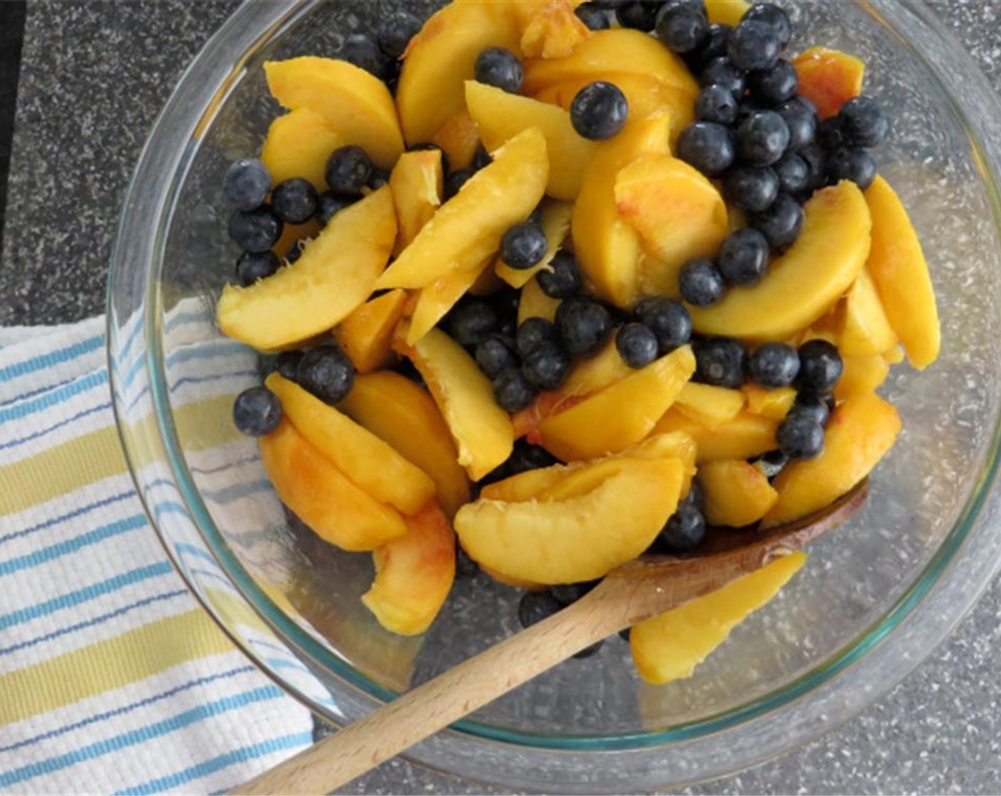 step 10 In a large bowl toss sliced peaches and Fresh Blueberries (2 cups) together.