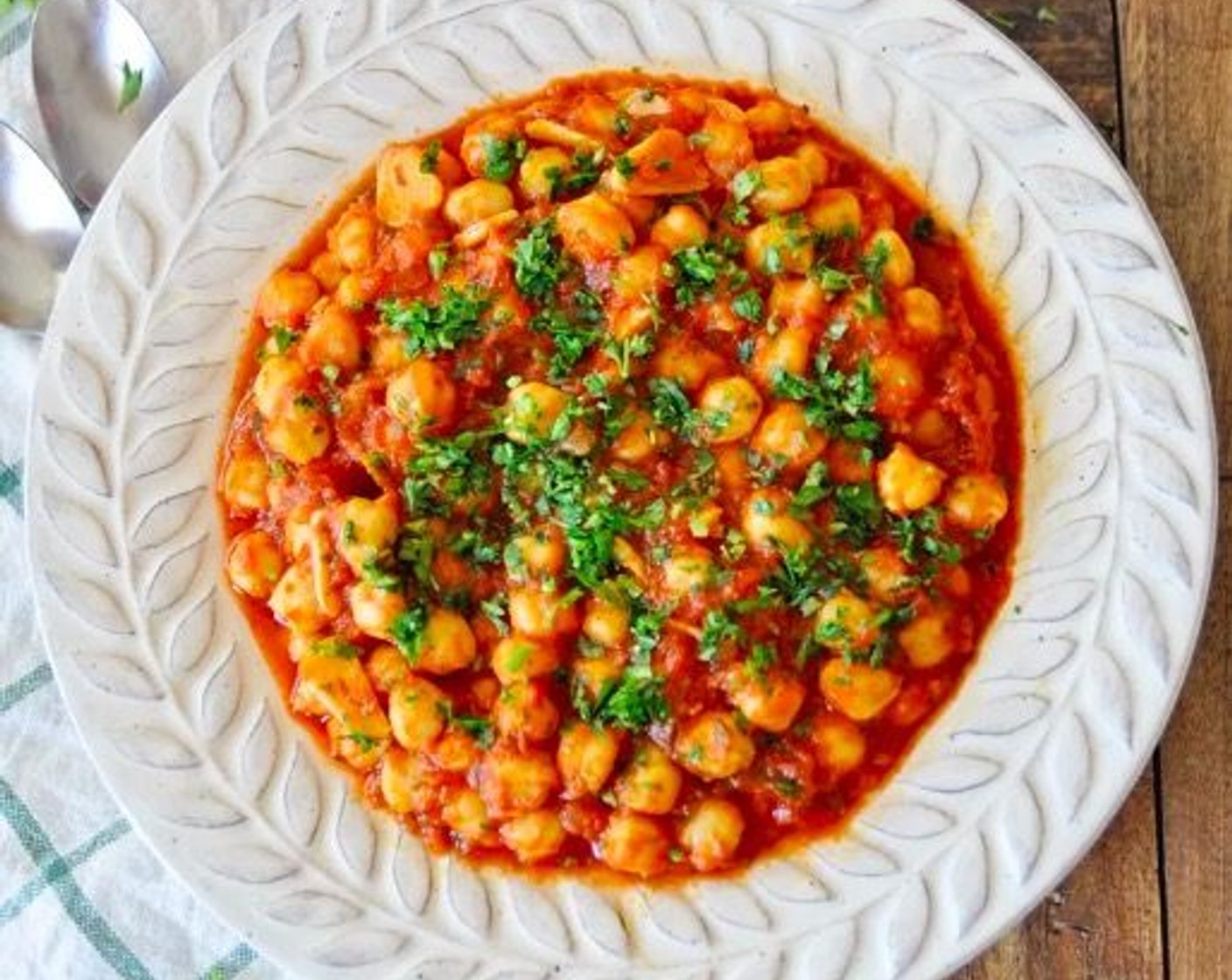 Spanish Chickpeas with Spicy Paprika Tomato Sauce