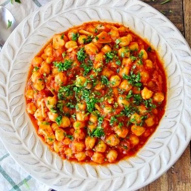 Spanish Chickpeas with Spicy Paprika Tomato Sauce Recipe | SideChef