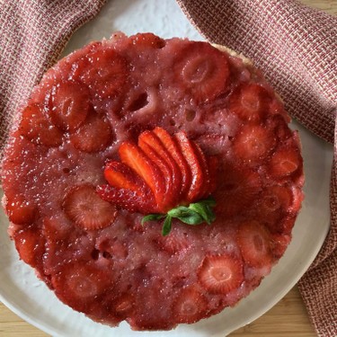 Dairy-Free Oil-Free Strawberry Upside Down Cake Recipe | SideChef