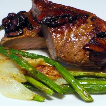 Steak with Roasted Asparagus and Pears Recipe | SideChef