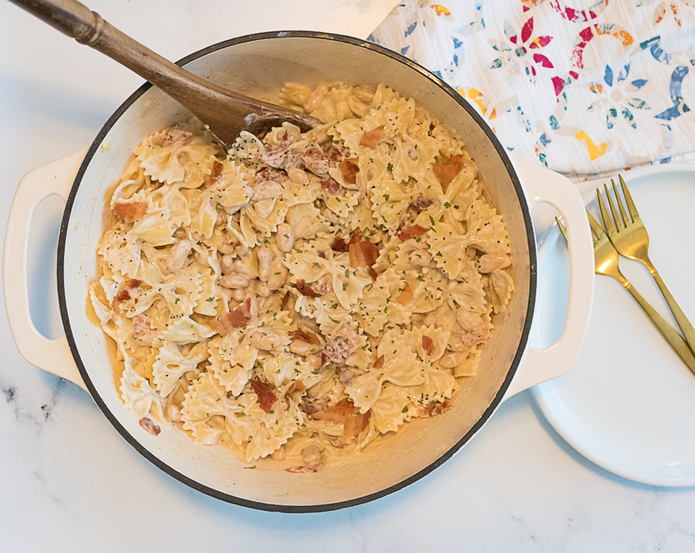 Creamy Pasta with White Beans and Bacon