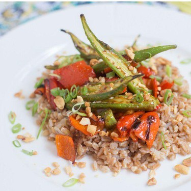 Roasted Okra & Peppers with Peanut Vinaigrette Over Farro Recipe | SideChef