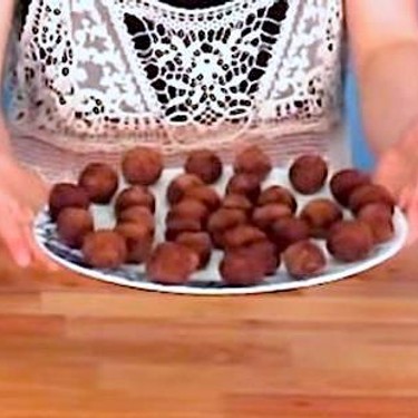 Vegan Chocolate Avocado Truffles Recipe | SideChef