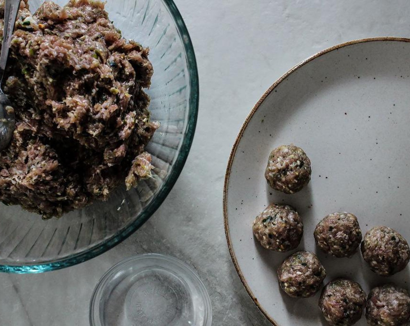 step 5 Roll the meat mixture into 1 inch meatballs.