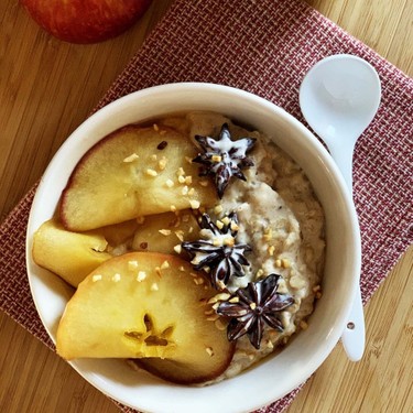 Creamy Apple Spiced Oatmeal Recipe | SideChef