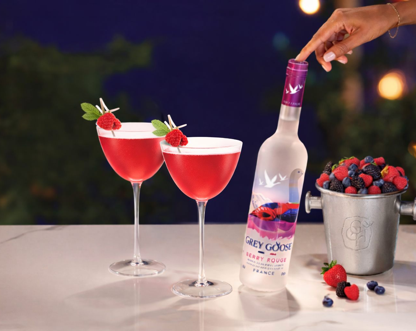 GREY GOOSE Berry Star Martini