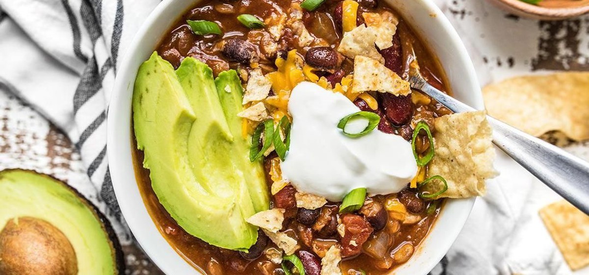Slow Cooker Vegetarian Lentil Chili Recipe | SideChef