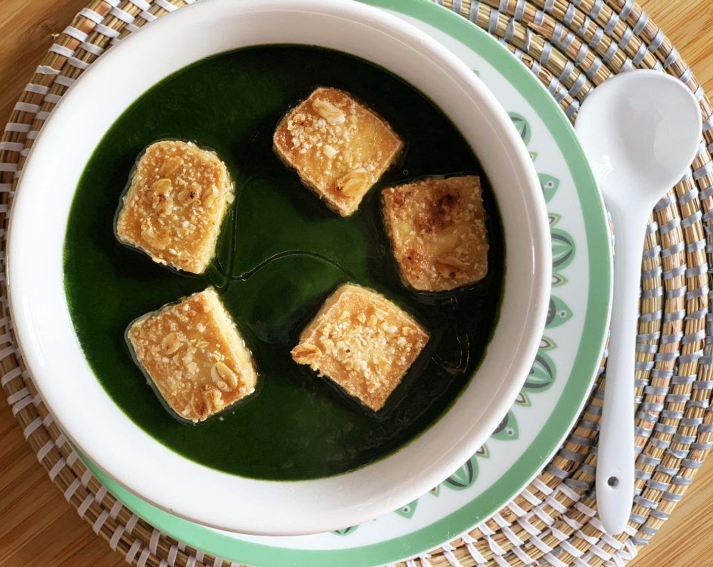 step 7 Serve the spinach soup in a bowl, and top it with tofu and a drizzle of Extra-Virgin Olive Oil (1 tsp).