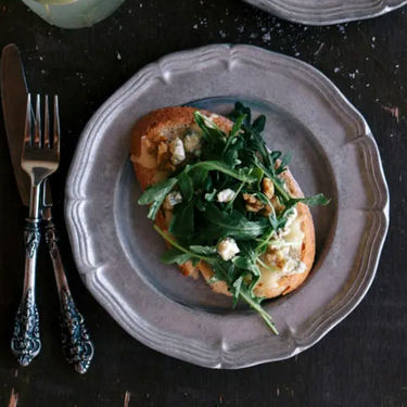 Gorgonzola-Walnut Bruschetta with Truffle Oil Recipe | SideChef