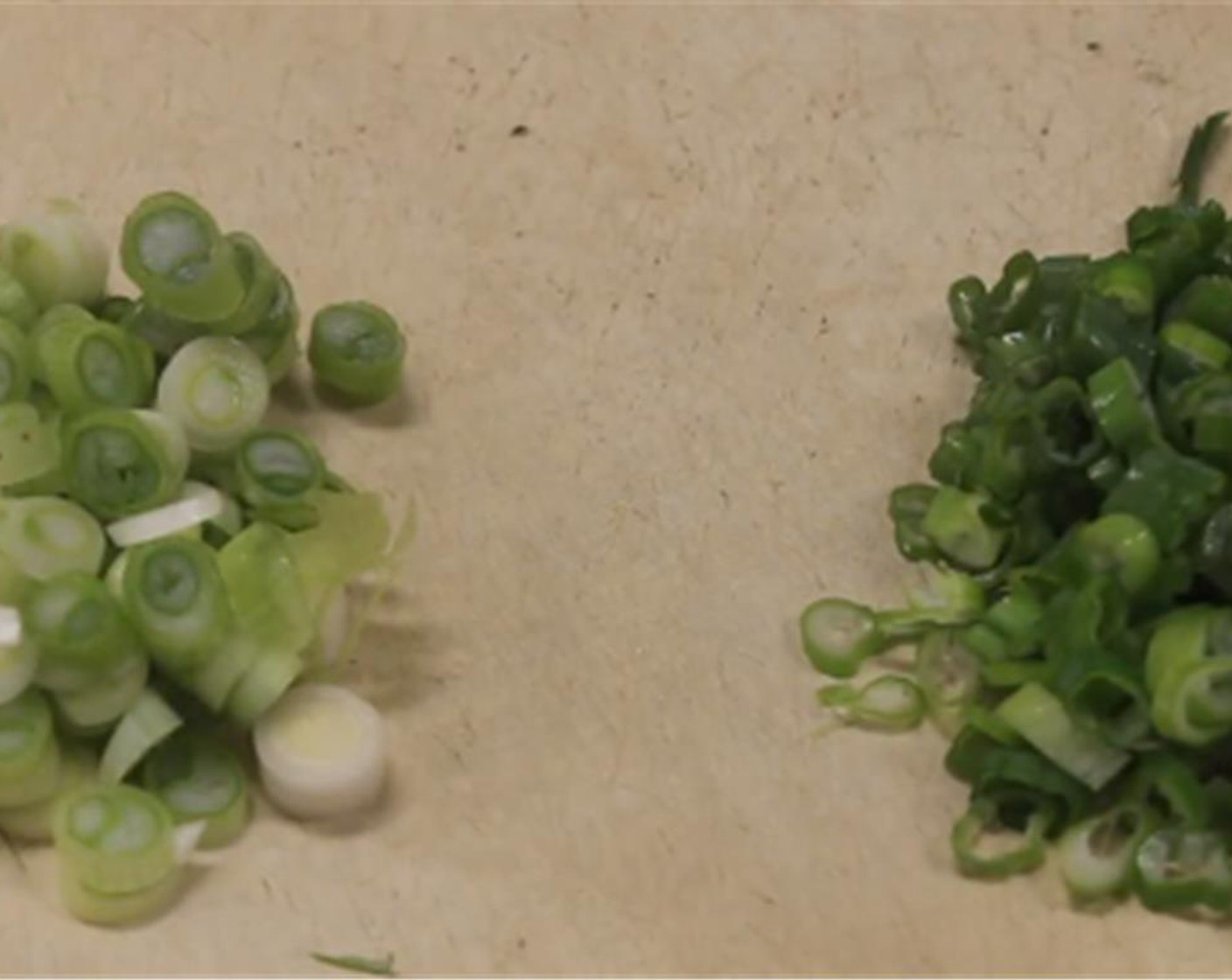 step 5 Slice the Scallions (3 stalks), keep the white and green parts separate.