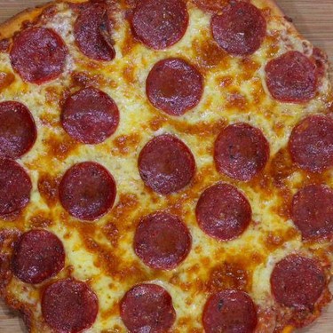 Homemade Pepperoni Pizza Recipe