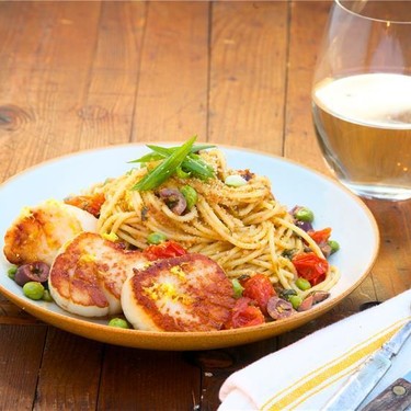 Seared Scallops with Spaghetti in a Tarragon Sauce Recipe | SideChef