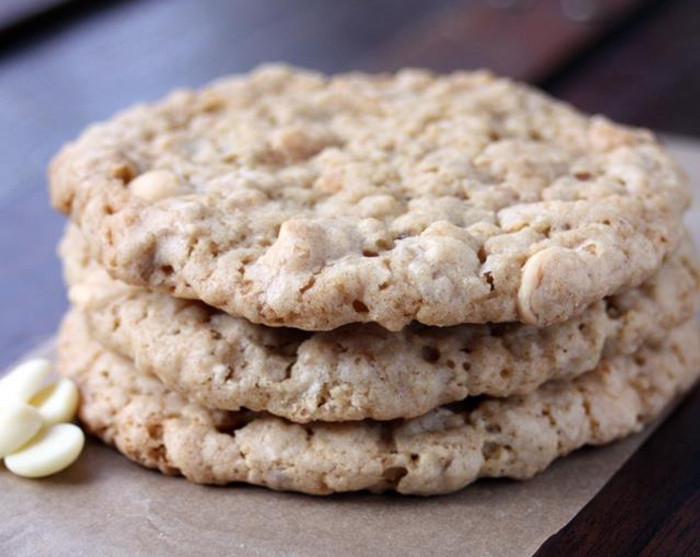 Vegan White Chocolate Macadamia Cookies