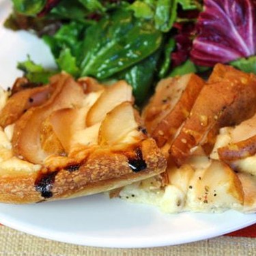 Pear Parmesan Pizza Recipe | SideChef