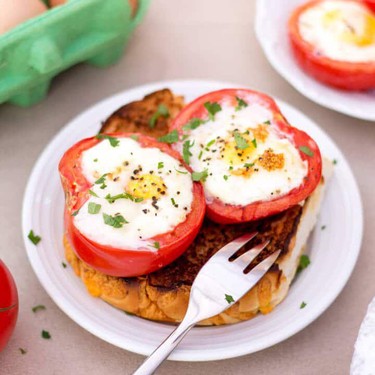 Baked Eggs in Tomatoes Recipe | SideChef