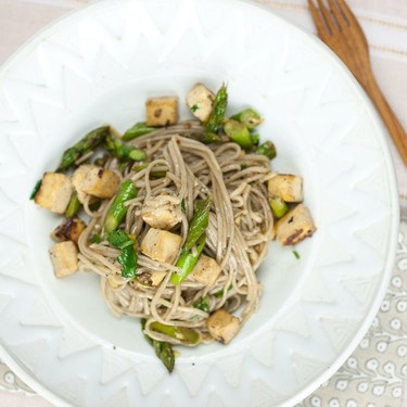 Sweet Ginger Soba Noodles with Tofu and Asparagus Recipe | SideChef