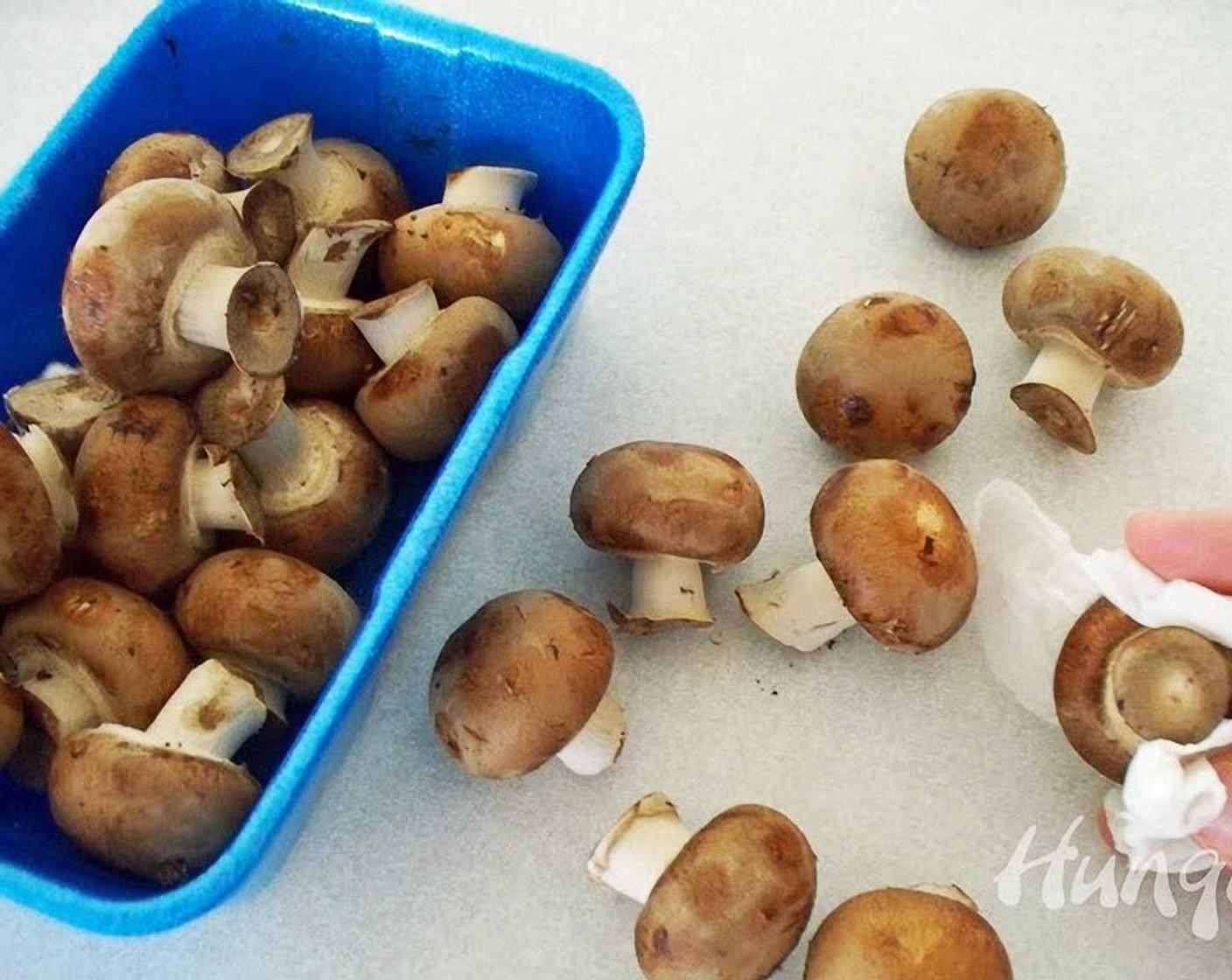 step 7 Clean Shiitake Mushrooms (2 1/3 cups) and Cremini Mushrooms (2 1/4 cups) with wet a paper towel. Remove stems, slice and set aside.