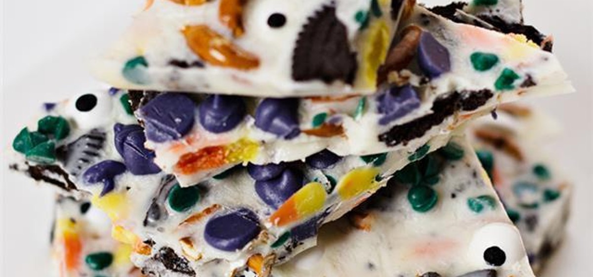 White Chocolate Bark with Halloween Candy & Oreos Recipe | SideChef
