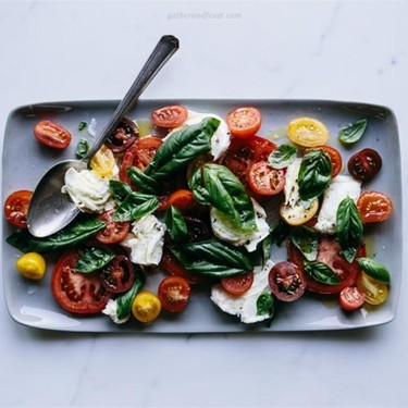 Torn Buffalo Mozzarella with Tomatoes & Fresh Basil Recipe | SideChef