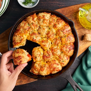 Time Saving Cheddar and Chive Pull-Apart Bread Recipe | SideChef