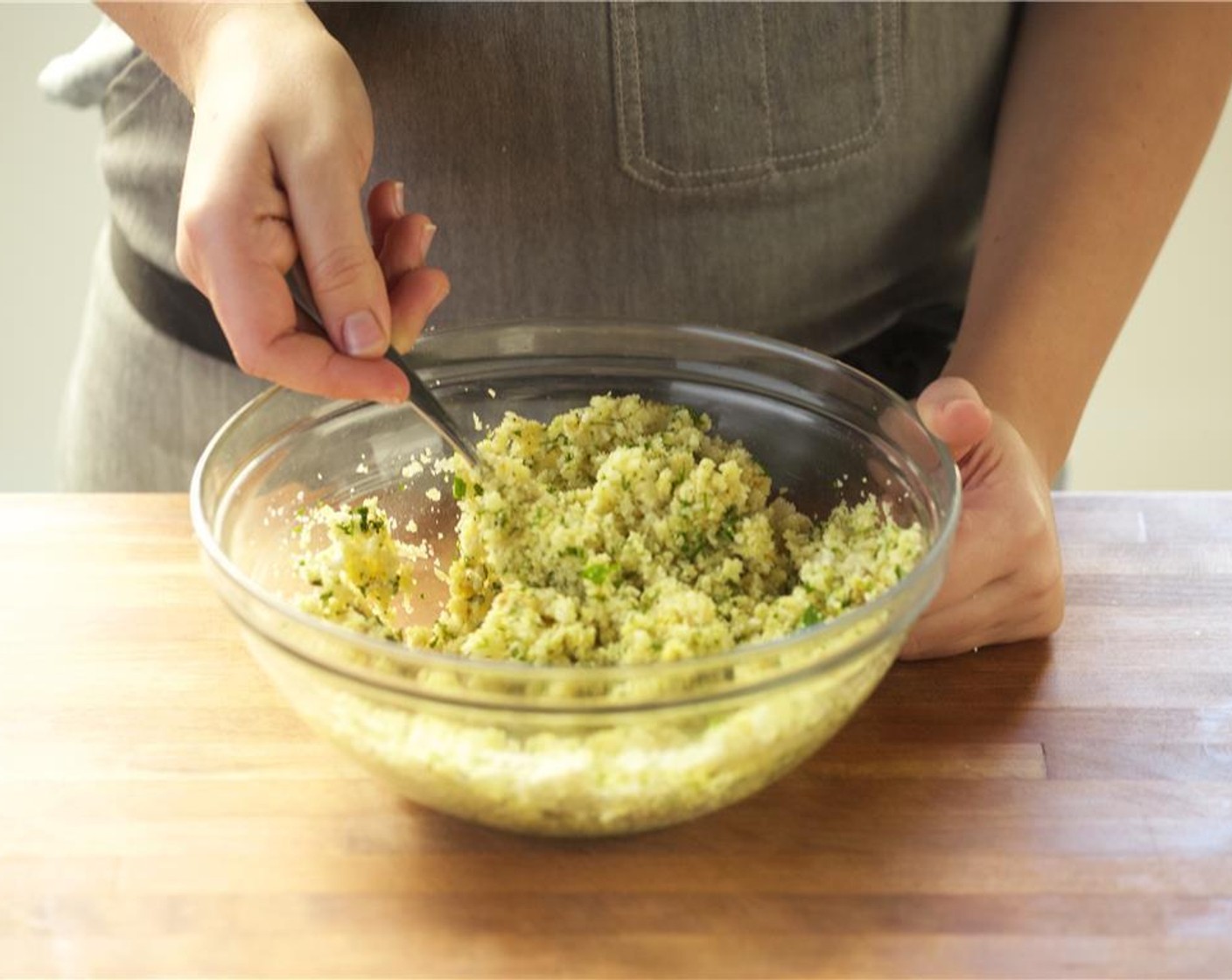 step 6 Place cauliflower in the bowl of a food processor and pulse until texture is fine. Add lemon juice, turmeric mixture and mint  and parsley. Mix until well combined.