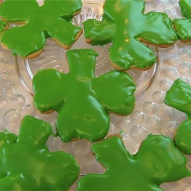 Shamrock Shortbread Cookies Recipe | SideChef