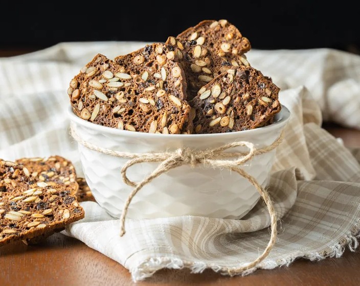 Pumpernickel Seed and Nut Crisps  Recipe | SideChef