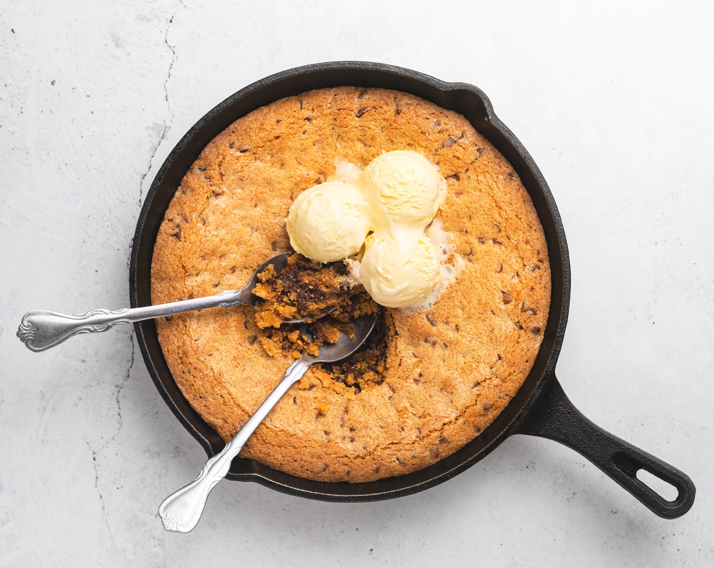 Skillet Chocolate Chip Cookie