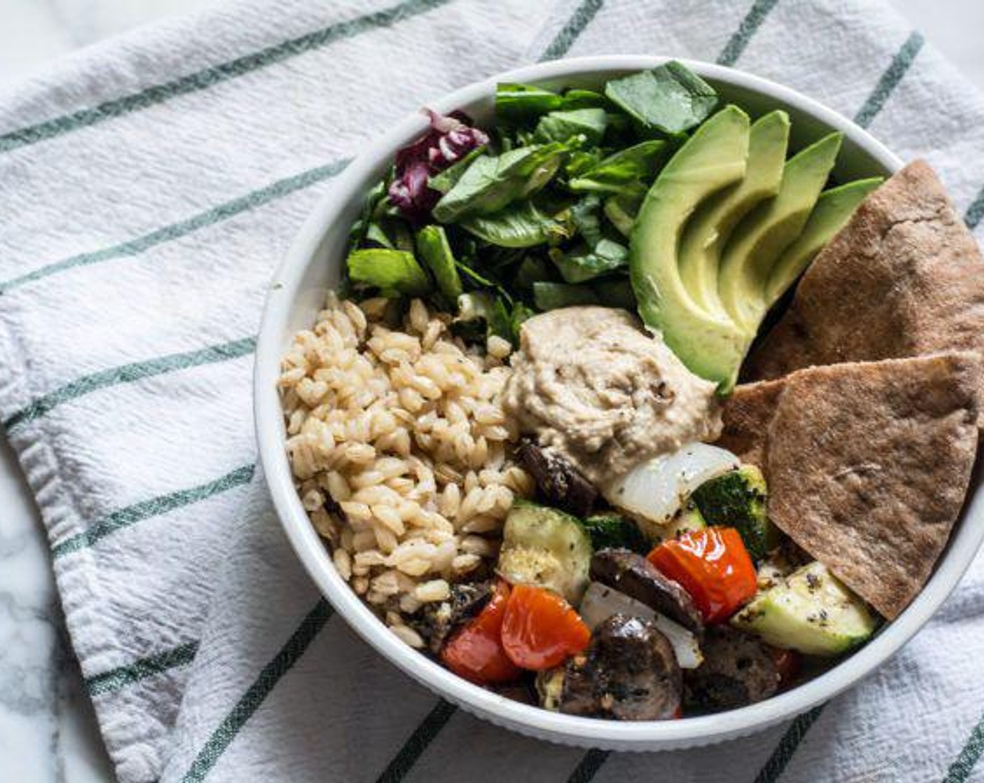 Mediterranean Roasted Red Potatoes and Veggies Recipe | SideChef